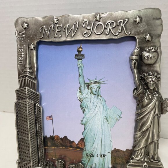 Vintage New York Metal Picture Frame 4" X 6" With Statue of Liberty & Empire Sta - Picture 4 of 12